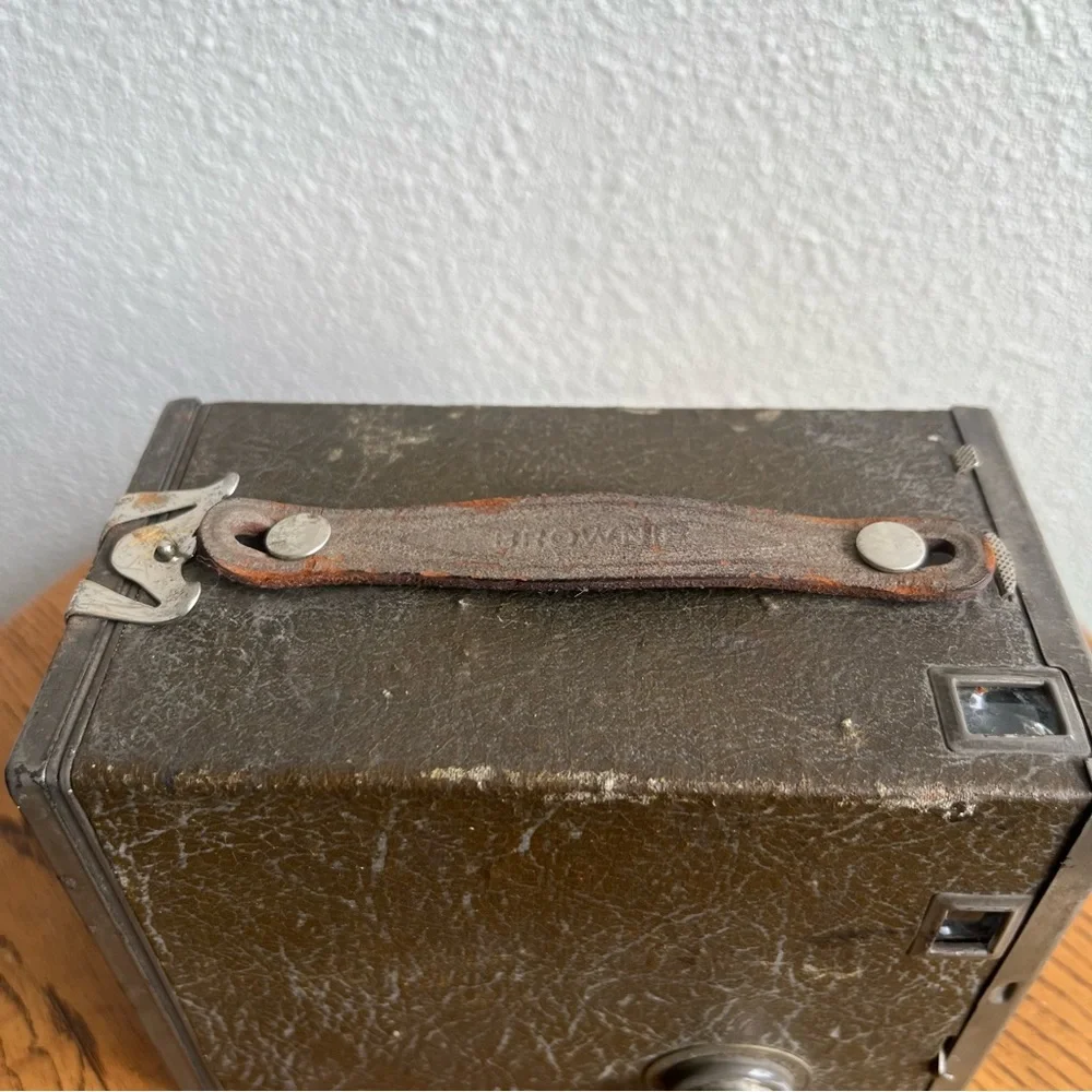 Kodak No.2 Brownie Model F camera